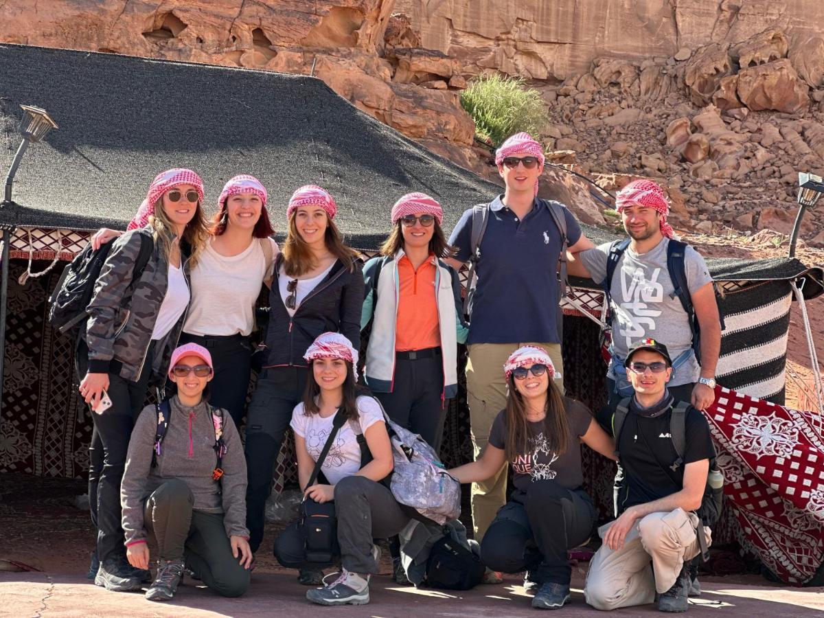 Bed and Breakfast Titanic Camp à Wadi Rum Extérieur photo