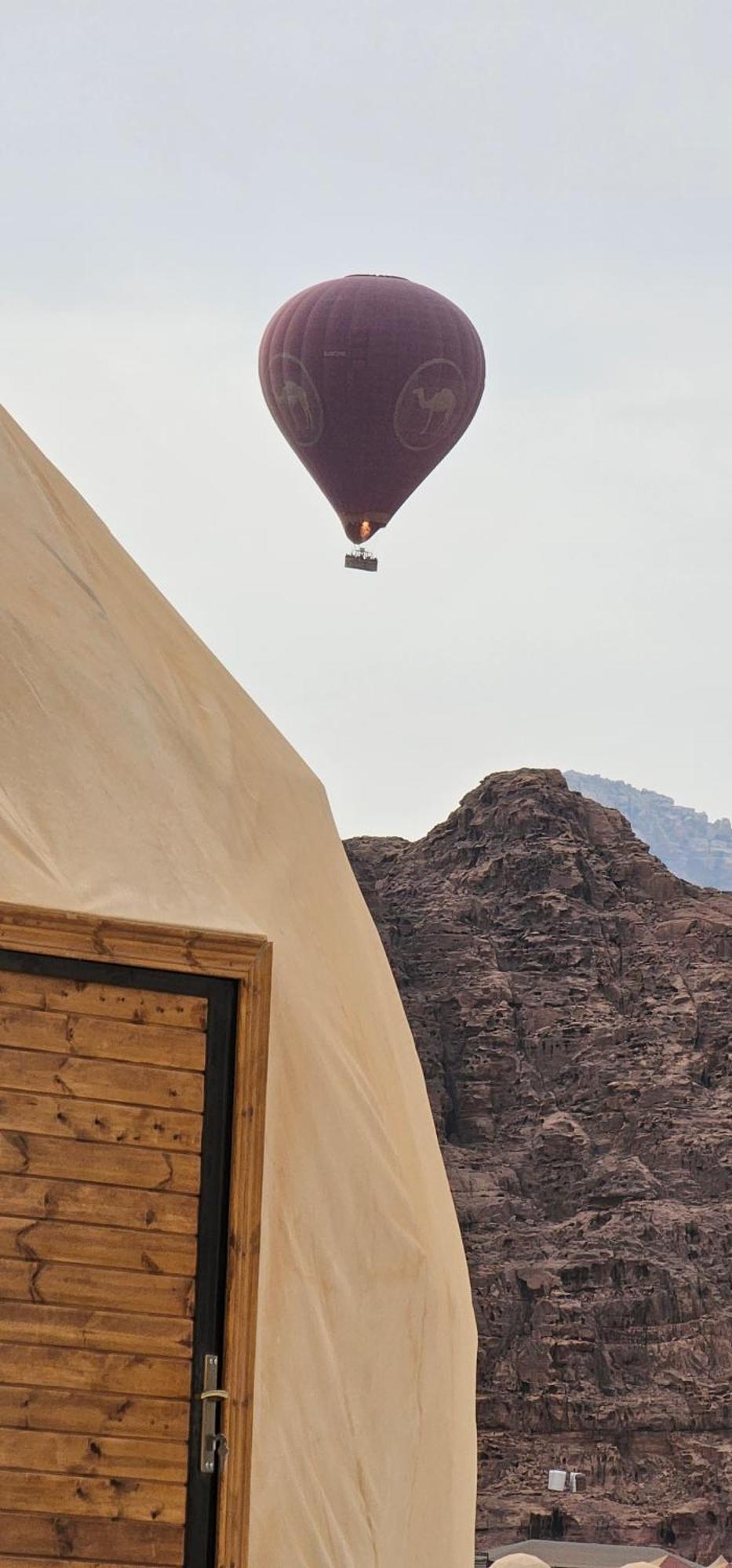 Bed and Breakfast Titanic Camp à Wadi Rum Extérieur photo