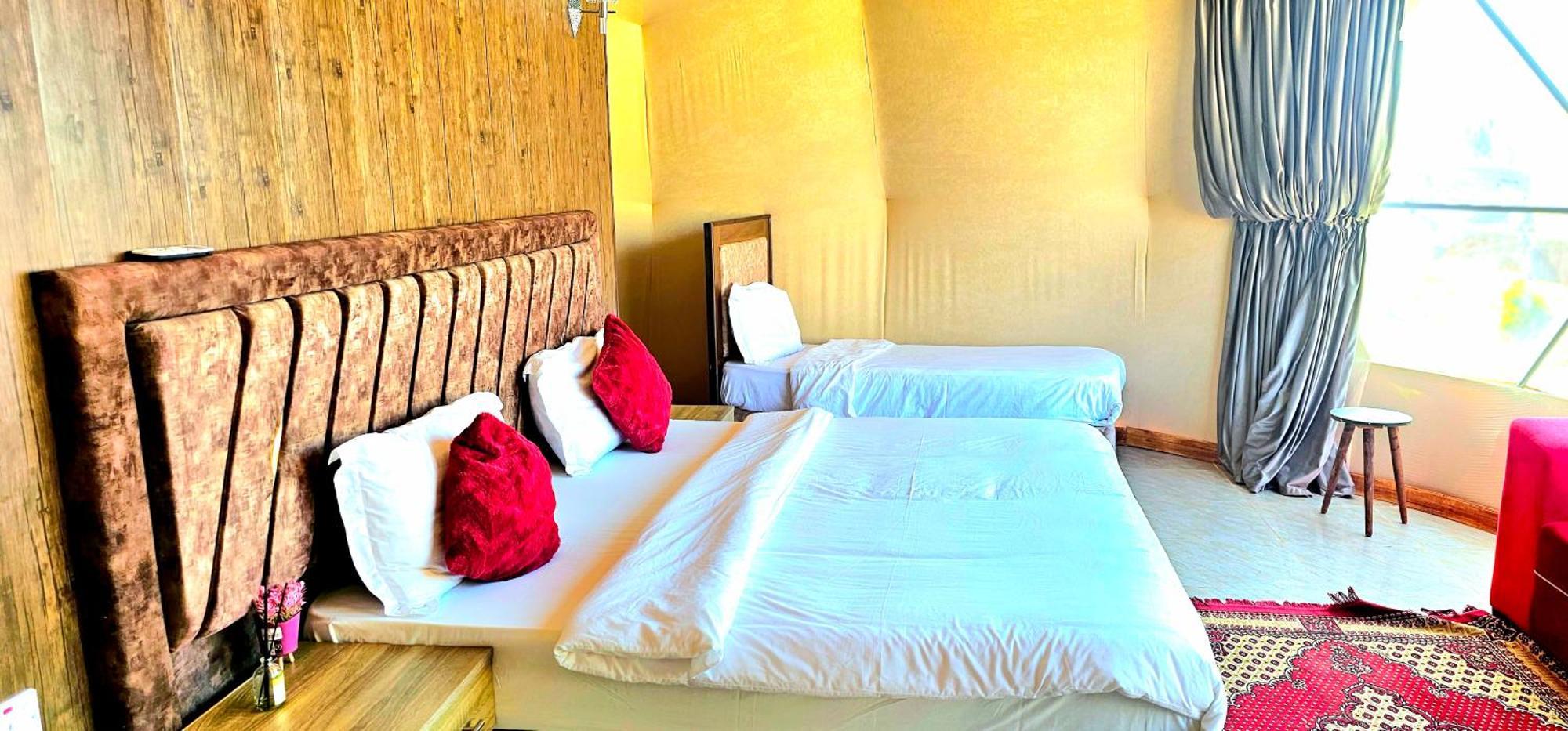 Bed and Breakfast Titanic Camp à Wadi Rum Extérieur photo