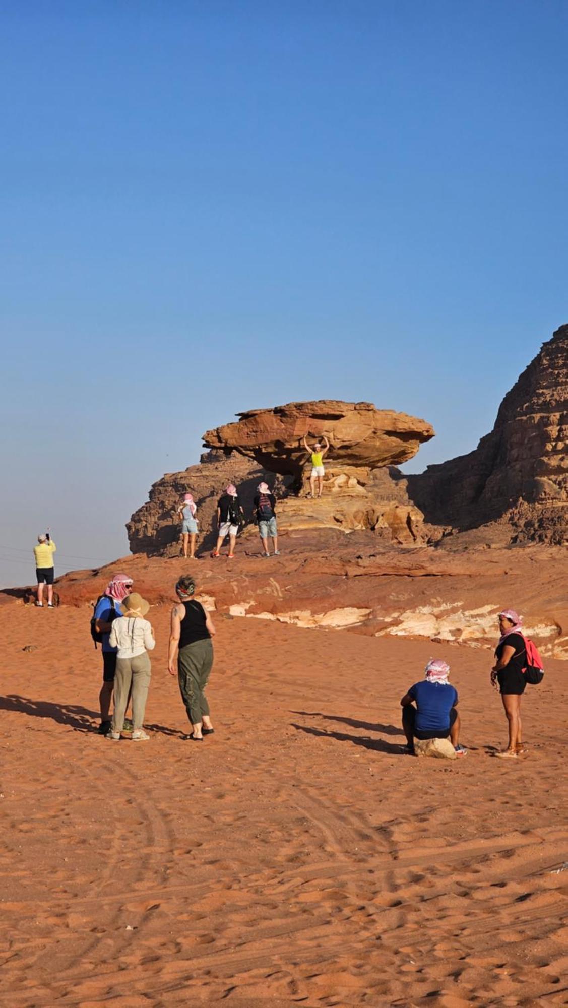 Bed and Breakfast Titanic Camp à Wadi Rum Extérieur photo