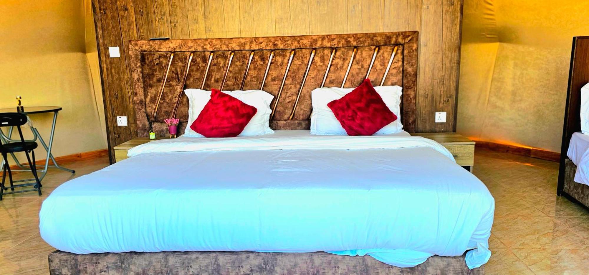 Bed and Breakfast Titanic Camp à Wadi Rum Extérieur photo