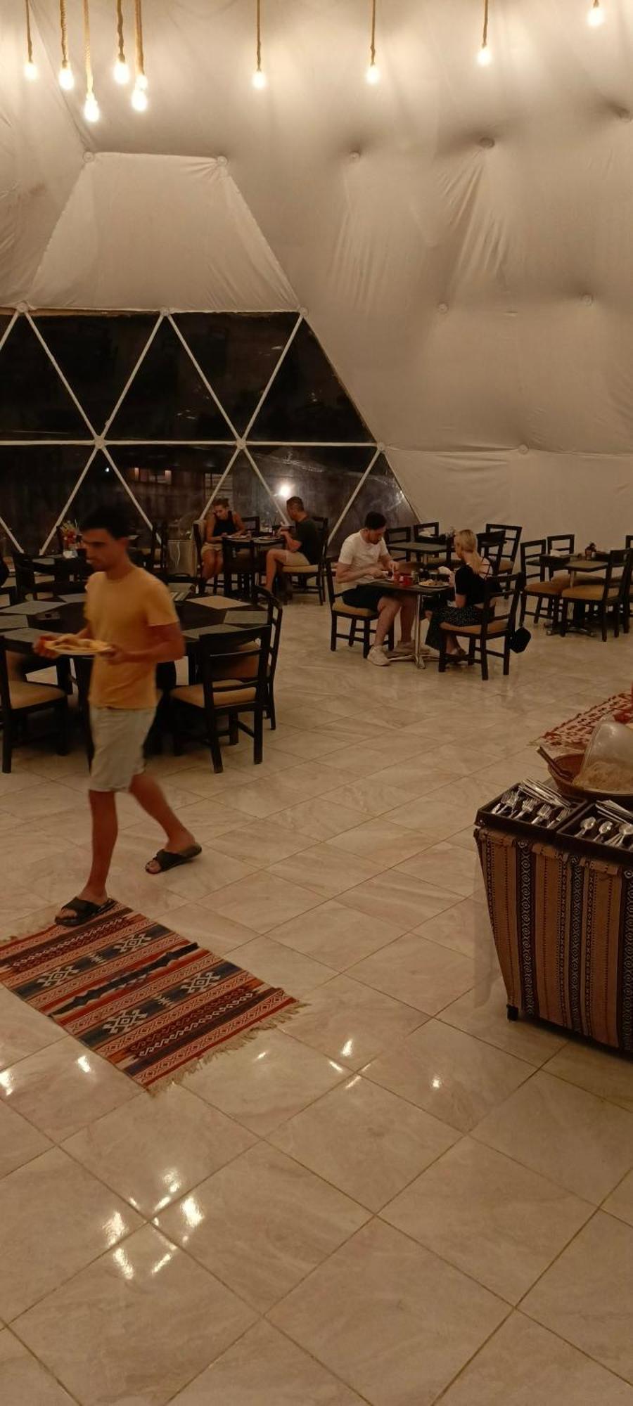 Bed and Breakfast Titanic Camp à Wadi Rum Extérieur photo